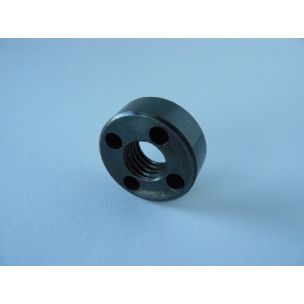 VLM 053/14 Matice černěná Matice kruhová M10, válcový povrch pr.22x8, čelo matice se čtyřmi otvory pr. 4x5 mm. Černěno.